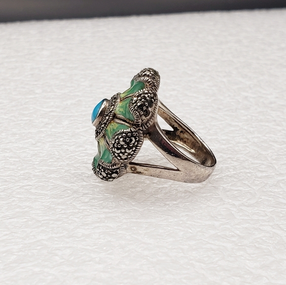 Pretty Sz 8 Enamel Ring with Marcasites Silver Tone - Picture 2 of 8